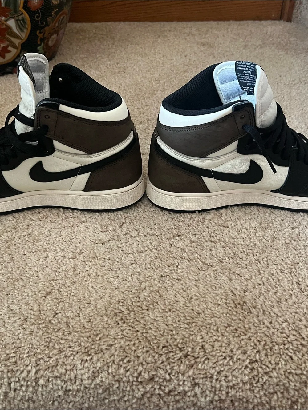 Air Jordan 1 Retro OG Dark Mocha